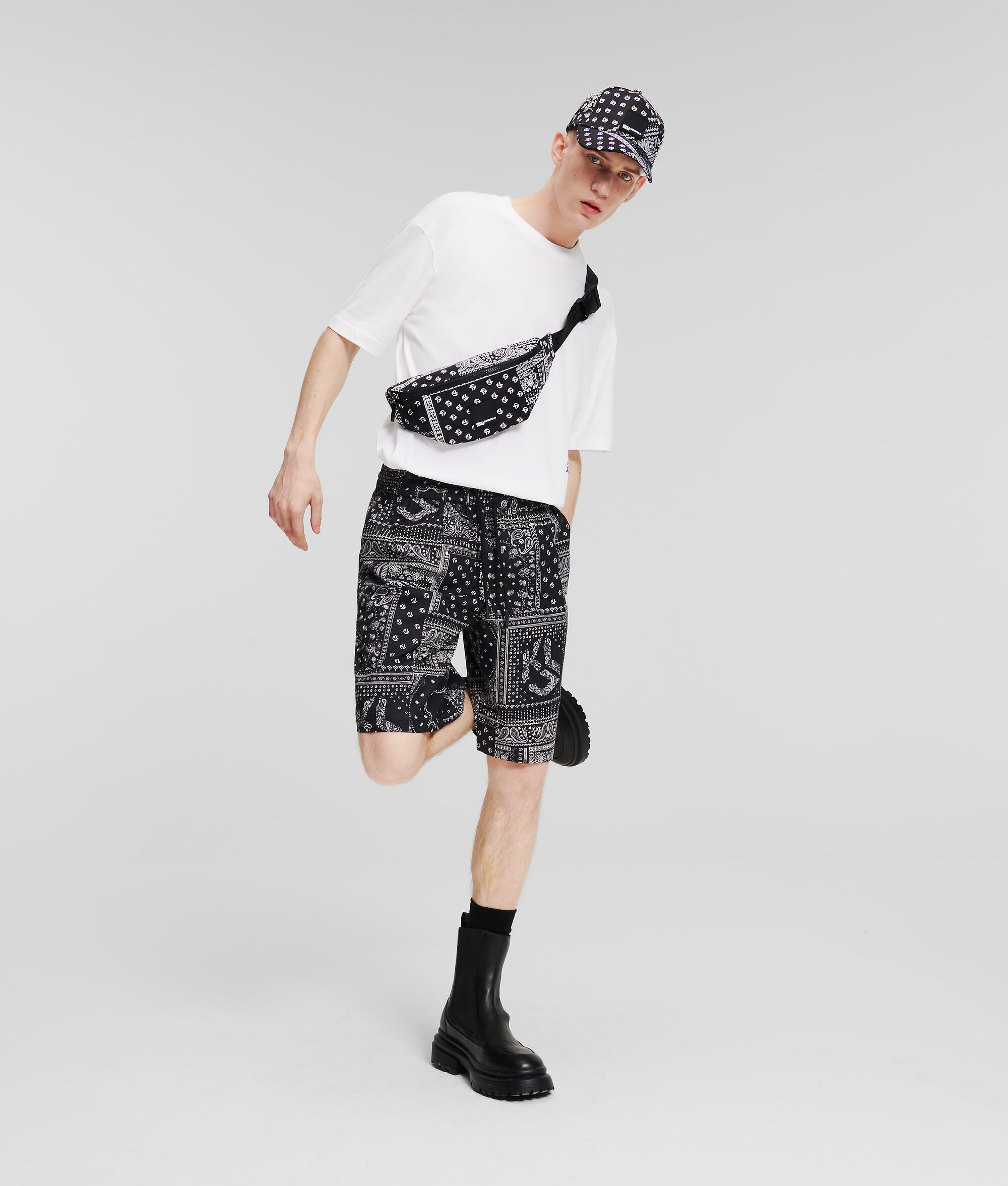 (image for) Distinctive KLJ BANDANA-PRINT SHORTS